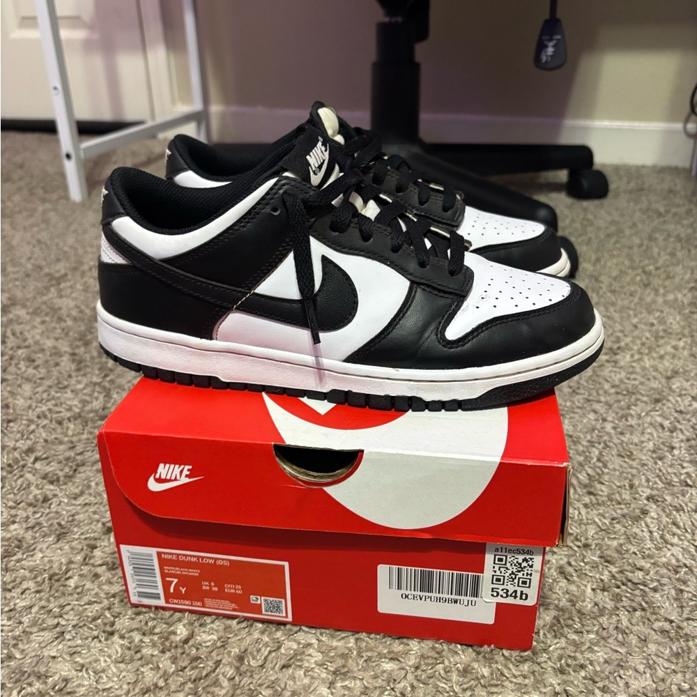 Nike panda dunks